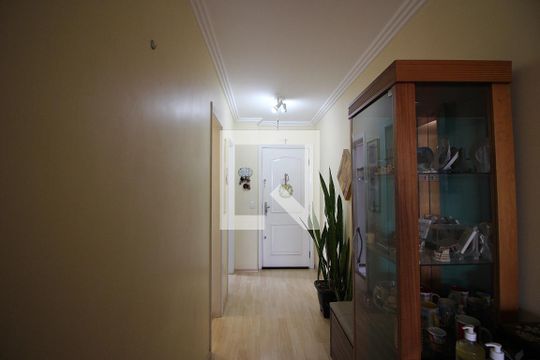 Corredor de apartamento à venda com 3 quartos, 85m² em Vila Mussoline, São Bernardo do Campo