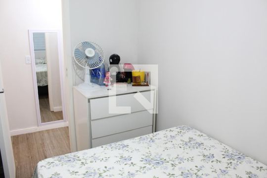 Quarto 1 de apartamento para alugar com 2 quartos, 43m² em Jardim da Gloria, Cotia