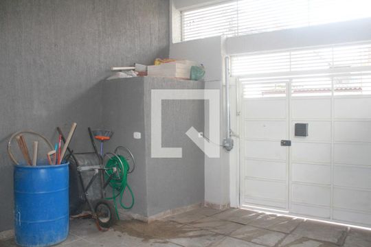 Garagem de casa para alugar com 3 quartos, 220m² em Jardim da Mamae, Guarulhos
