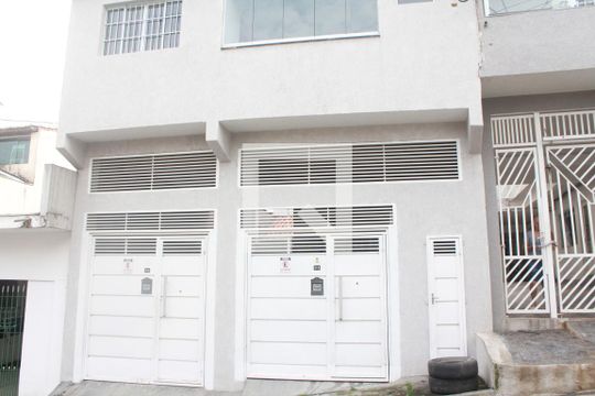 Fachada de casa para alugar com 3 quartos, 220m² em Jardim da Mamae, Guarulhos