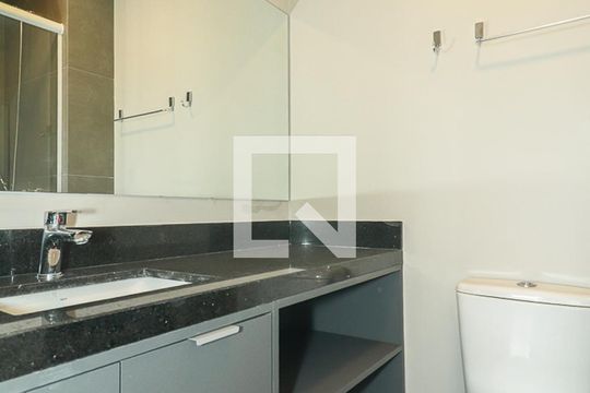 Banheiro da Suíte de apartamento à venda com 2 quartos, 66m² em Rio Branco, Porto Alegre