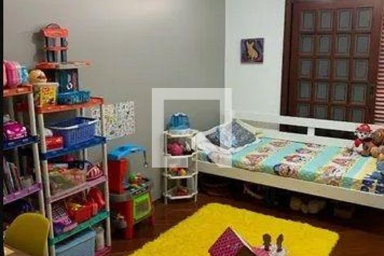 Casa à venda com 3 quartos, 150m² em Nova Petrópolis, São Bernardo do Campo