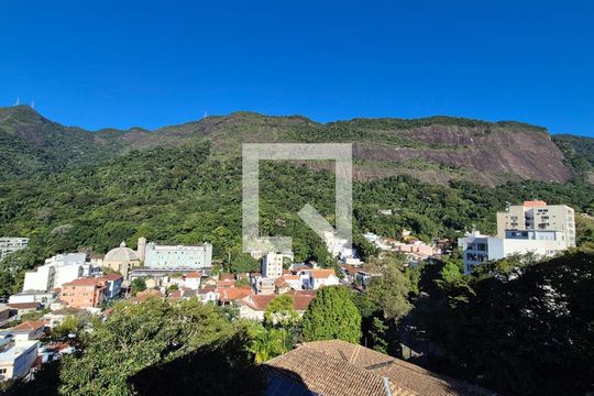 Vista de casa à venda com 4 quartos, 400m² em Alto da Boa Vista, Rio de Janeiro
