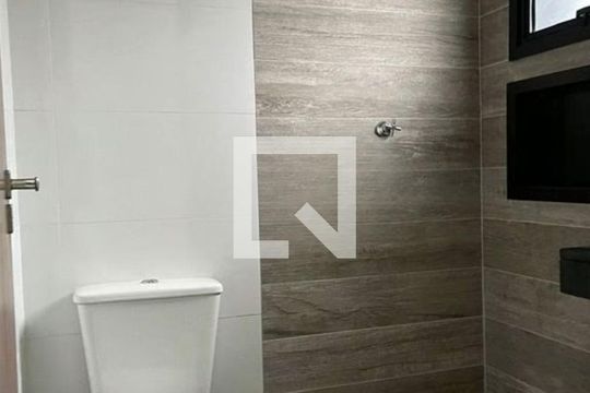Casa à venda com 3 quartos, 200m² em Vila Mazzei, São Paulo