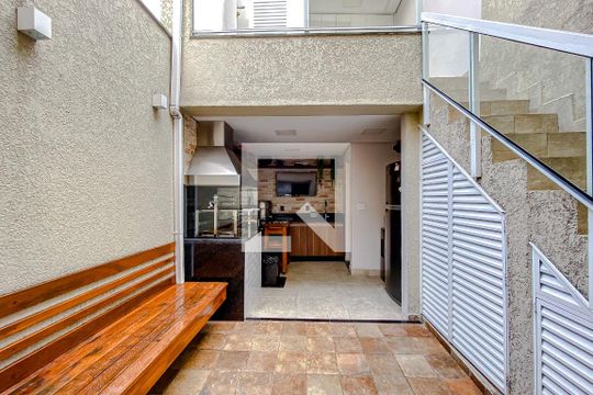 Área externa de casa para alugar com 3 quartos, 200m² em Quarta Parada, São Paulo