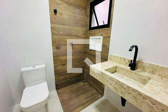 Banheiro  de casa à venda com 2 quartos, 250m² em Vila Carrão, São Paulo