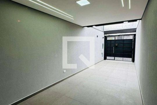 Garagem de casa à venda com 2 quartos, 250m² em Vila Carrão, São Paulo