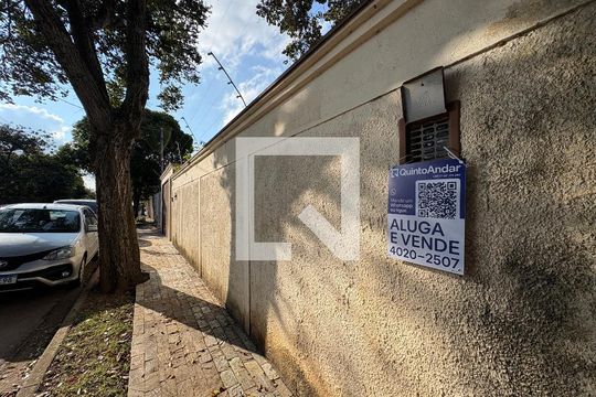 Plaquinha instalada e registrada de casa à venda com 3 quartos, 180m² em Santo Antonio, Jundiaí