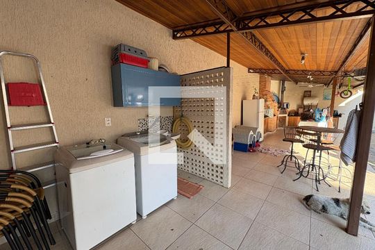Área de Serviço de casa à venda com 3 quartos, 180m² em Santo Antonio, Jundiaí