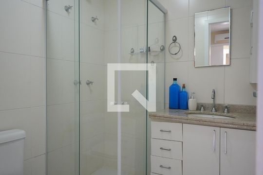 Banheiro da suite 3 de apartamento para alugar com 3 quartos, 144m² em Trindade, Florianópolis