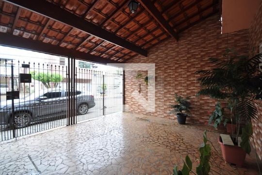 Garagem de casa à venda com 3 quartos, 120m² em Parque Edu Chaves, São Paulo
