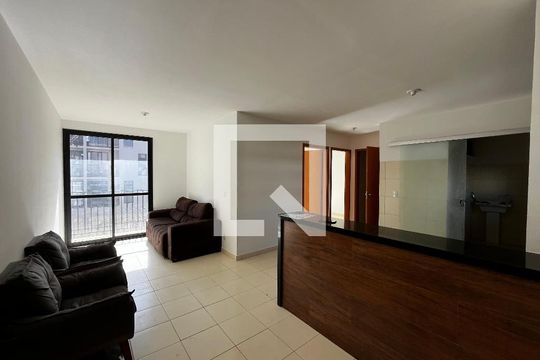Sala de apartamento para alugar com 2 quartos, 56m² em Pqeat, Brasília