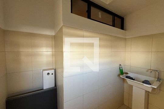 Área de Serviço de apartamento para alugar com 2 quartos, 56m² em Pqeat, Brasília