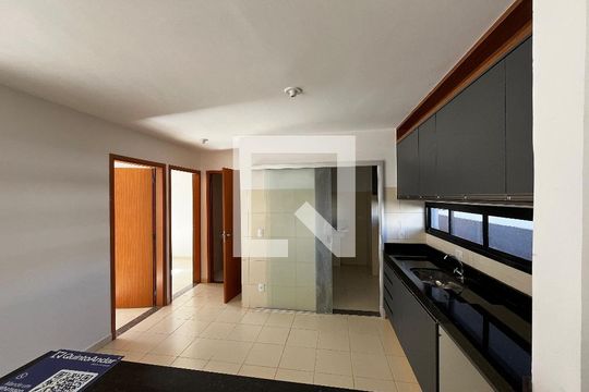 Cozinha de apartamento para alugar com 2 quartos, 56m² em Pqeat, Brasília