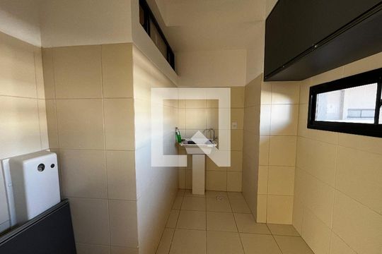 Área de Serviço de apartamento para alugar com 2 quartos, 56m² em Pqeat, Brasília