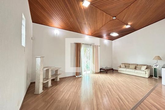 Casa à venda com 4 quartos, 330m² em Vila Palmeiras, São Paulo