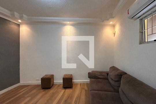 Sala de TV de casa à venda com 4 quartos, 330m² em Vila Palmeiras, São Paulo