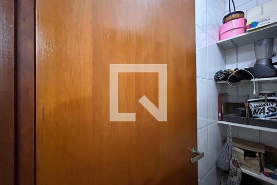Despensa de casa à venda com 4 quartos, 330m² em Vila Palmeiras, São Paulo