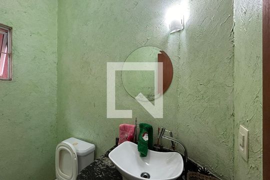 Banheiro 2 de casa à venda com 4 quartos, 330m² em Vila Palmeiras, São Paulo