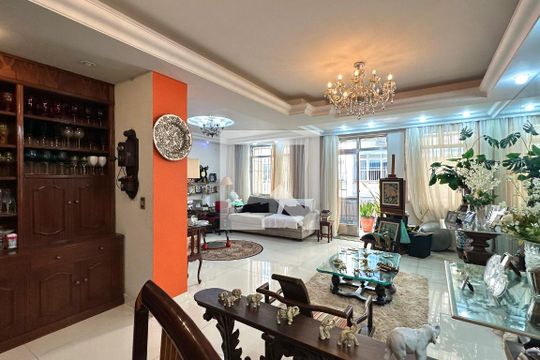 Sala de apartamento à venda com 2 quartos, 145m² em Copacabana, Rio de Janeiro