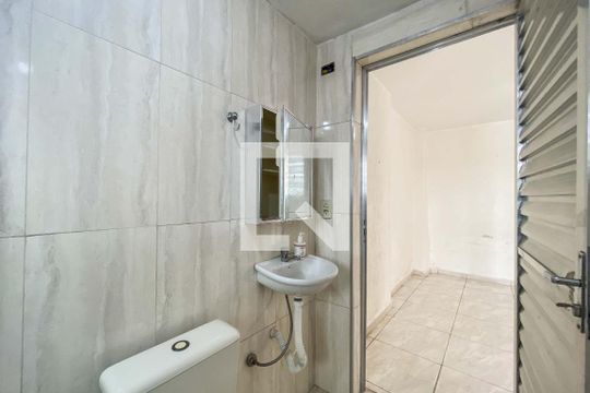 Banheiro de casa para alugar com 1 quarto, 40m² em Cambuci, São Paulo