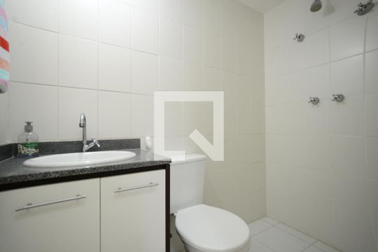 Banheiro  de apartamento à venda com 2 quartos, 55m² em Cambuci, São Paulo