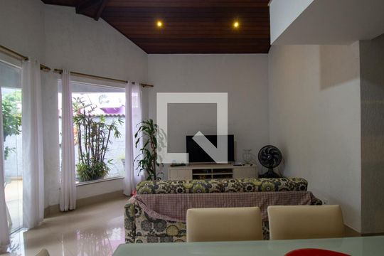 Sala de casa de condomínio à venda com 3 quartos, 380m² em Vargem Grande, Rio de Janeiro