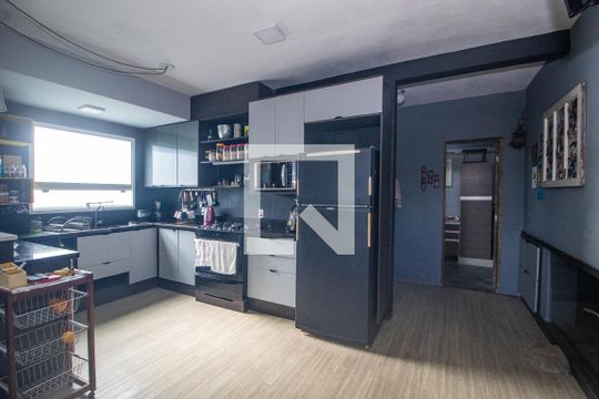Cozinha de casa à venda com 3 quartos, 312m² em Vila Nova, Porto Alegre