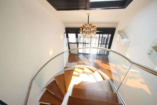 Escada de apartamento à venda com 3 quartos, 314m² em Indianópolis, São Paulo