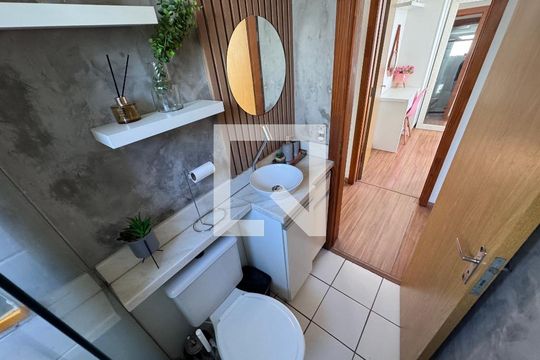 Banheiro de apartamento para alugar com 2 quartos, 50m² em Pinheiro, São Leopoldo