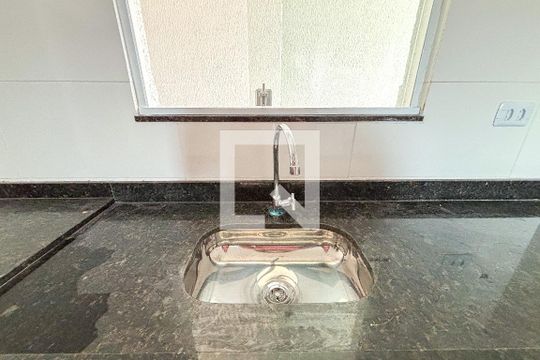 Sala/Cozinha de apartamento para alugar com 2 quartos, 50m² em Vila Dalila, São Paulo