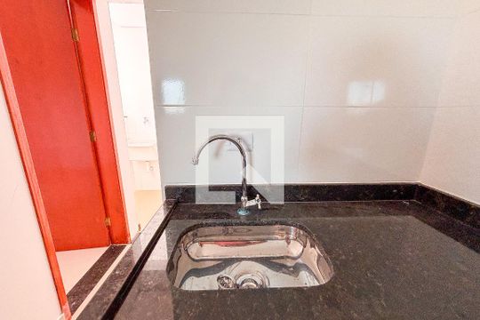 Sala/Cozinha de apartamento para alugar com 1 quarto, 40m² em Vila Dalila, São Paulo
