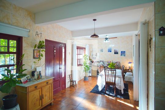 Sala de casa à venda com 4 quartos, 265m² em Passo das Pedras, Porto Alegre