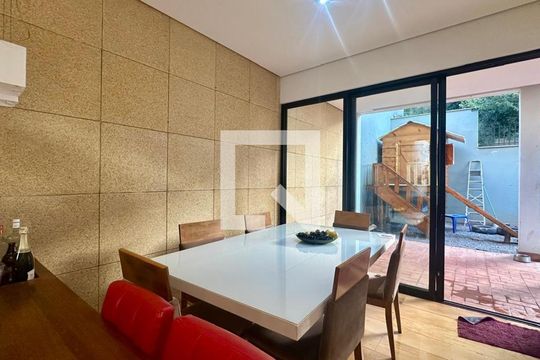 Sala de casa à venda com 5 quartos, 192m² em Paraíso, Belo Horizonte