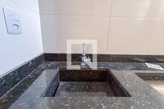 Banheiro de apartamento para alugar com 2 quartos, 75m² em Vila Dalila, São Paulo