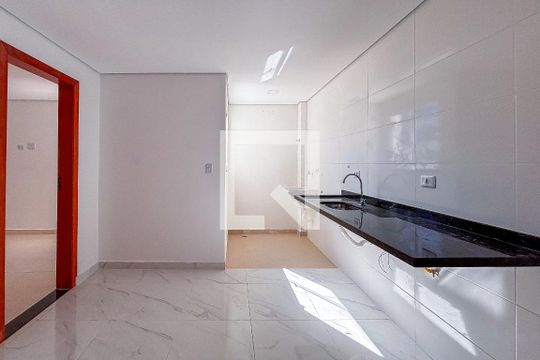 Cozinha de apartamento para alugar com 2 quartos, 75m² em Vila Dalila, São Paulo