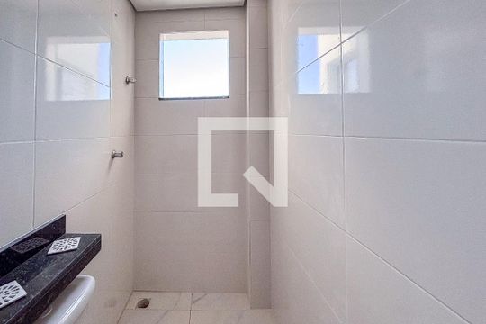 Banheiro de apartamento para alugar com 2 quartos, 75m² em Vila Dalila, São Paulo