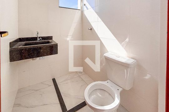 Banheiro Social de apartamento para alugar com 2 quartos, 80m² em Vila Dalila, São Paulo