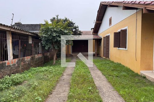 Quintal de casa à venda com 3 quartos, 125m² em Santos Dumont, São Leopoldo