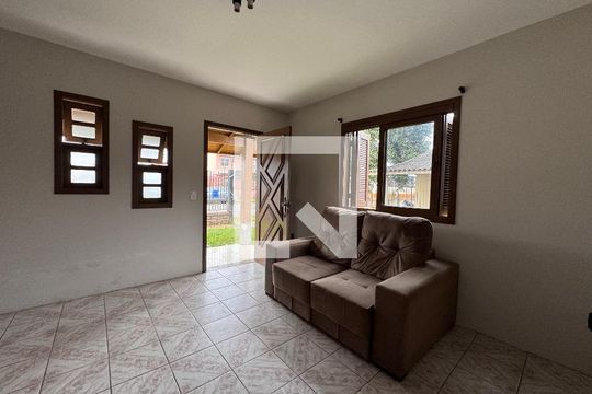 Sala de casa à venda com 3 quartos, 125m² em Santos Dumont, São Leopoldo