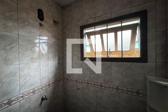 Banheiro de casa à venda com 3 quartos, 125m² em Santos Dumont, São Leopoldo