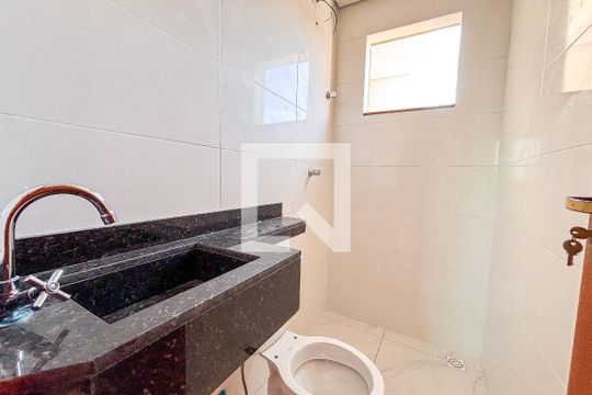 Banheiro de apartamento para alugar com 2 quartos, 80m² em Vila Dalila, São Paulo