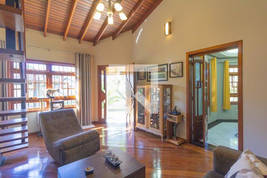 Sala de casa à venda com 4 quartos, 250m² em Niterói, Canoas