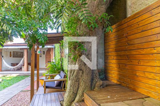 Área comum de casa à venda com 4 quartos, 250m² em Niterói, Canoas
