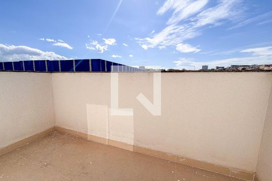 Área de Serviço de apartamento para alugar com 2 quartos, 80m² em Vila Dalila, São Paulo