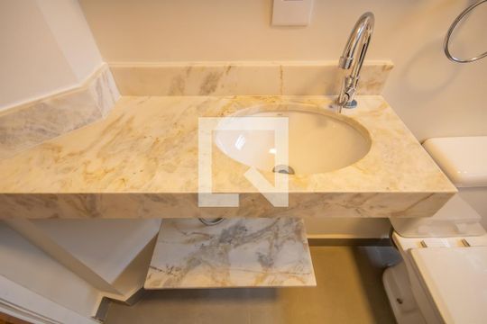 Banheiro de apartamento para alugar com 2 quartos, 61m² em Bela Vista, Osasco