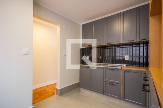 Cozinha de apartamento para alugar com 2 quartos, 61m² em Bela Vista, Osasco