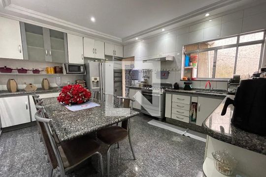 Cozinha de casa à venda com 3 quartos, 330m² em Butantã, São Paulo