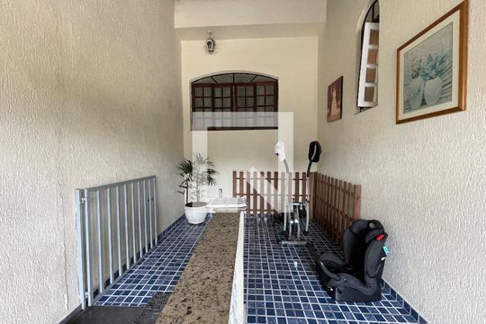 Entrada de casa à venda com 3 quartos, 330m² em Butantã, São Paulo