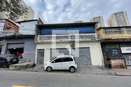 Fachada de casa à venda com 3 quartos, 330m² em Butantã, São Paulo
